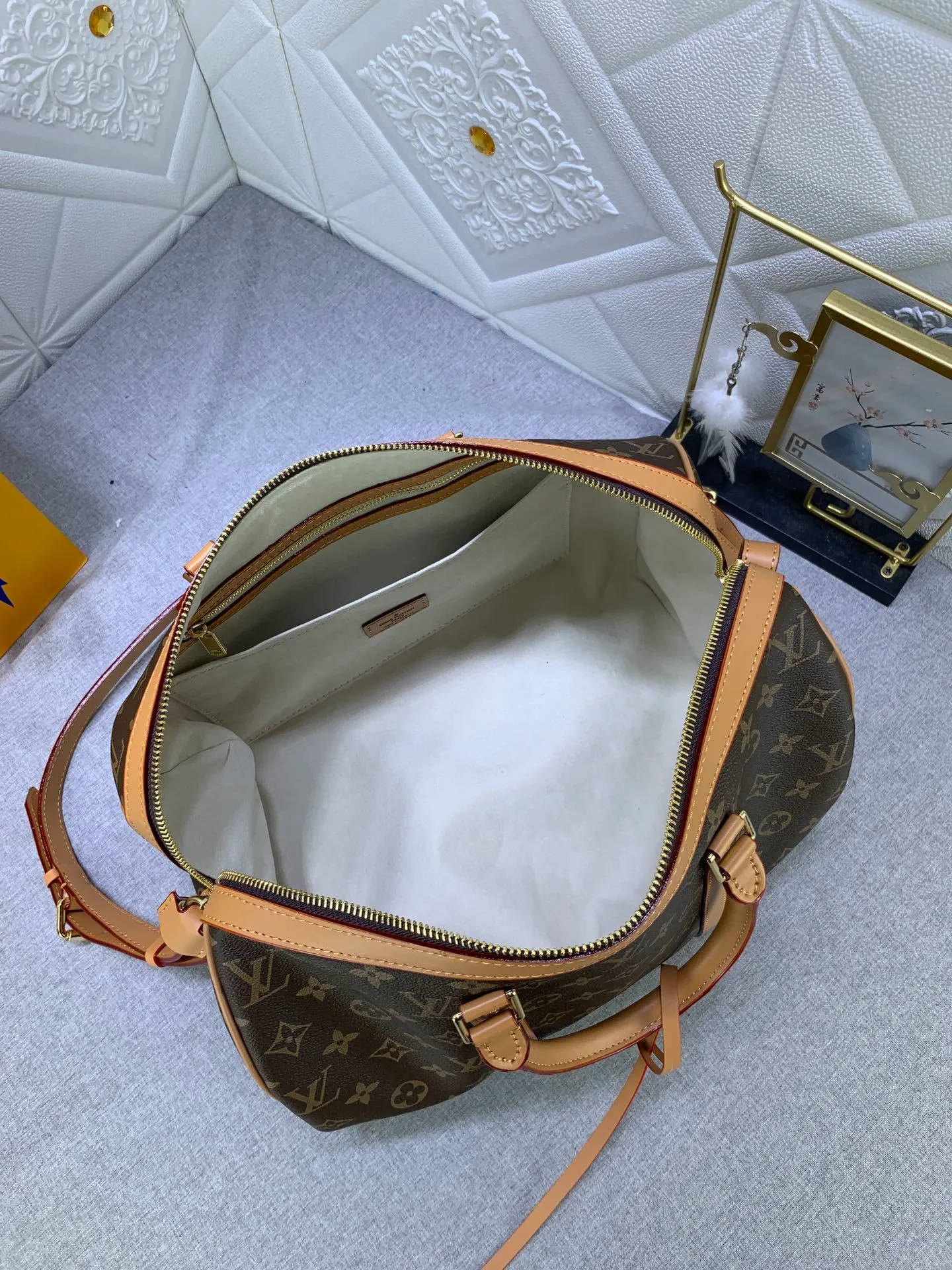 All categories Official website "Brand Women's Bags" Women's Bags 💙 LV replica LV, fine imitation LV bags, LV handbags, 2023 official latest version LV cowhide travel bag, bag factory, original material, size: 35-23-18CM