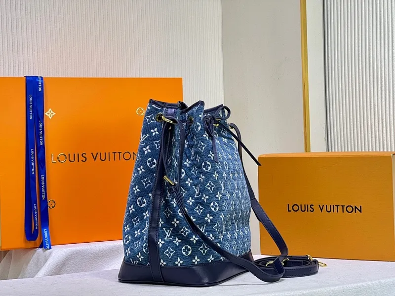All categories Official website "Brand Women's Bags" Women's Bags 💙 LV 2022 official new LV backpack wholesale 58001800 High quality Size: 25-28.5-20 CM