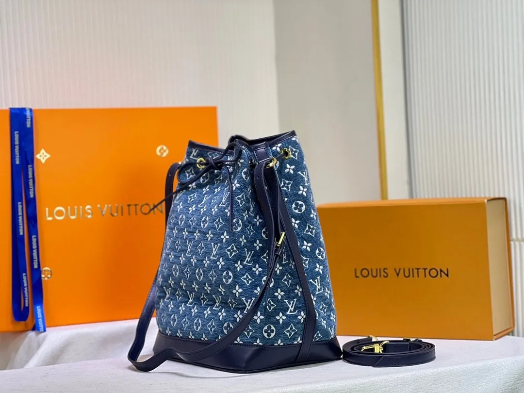 All categories Official website "Brand Women's Bags" Women's Bags 💙 LV 2022 official new LV backpack wholesale 58001800 High quality Size: 25-28.5-20 CM