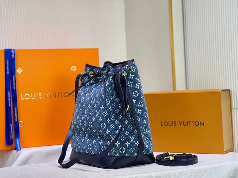 All categories Official website "Brand Women's Bags" Women's Bags 💙 LV 2022 official new LV backpack wholesale 58001800 High quality Size: 25-28.5-20 CM
