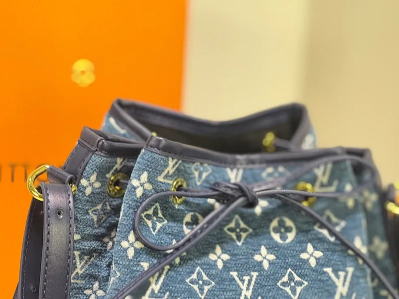 All categories Official website "Brand Women's Bags" Women's Bags 💙 LV 2022 official new LV backpack wholesale 58001800 High quality Size: 25-28.5-20 CM