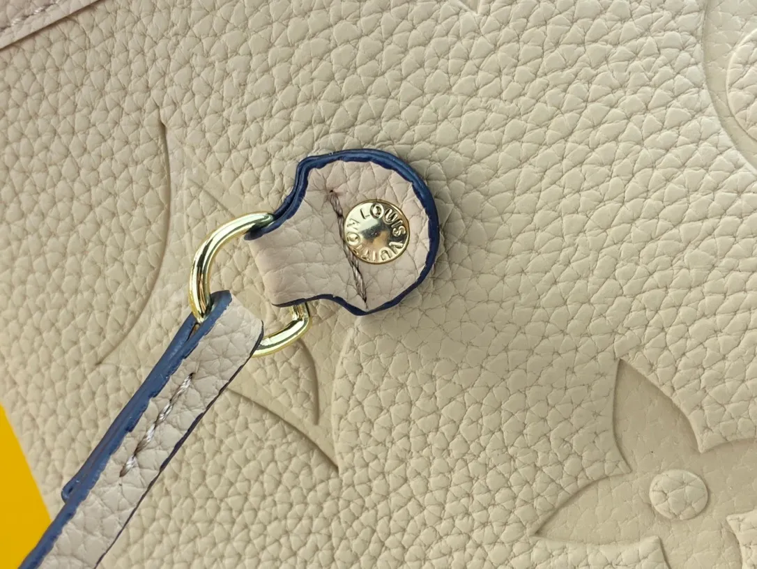 All categories Official website "Brand Women's Bags" Women's Bags 💙 LV replica LV, fine imitation LV bags, LV shoulder bags, 2023 official latest version LV full leather embossed handbag, bag factory, original material, size: 32-29-17CM