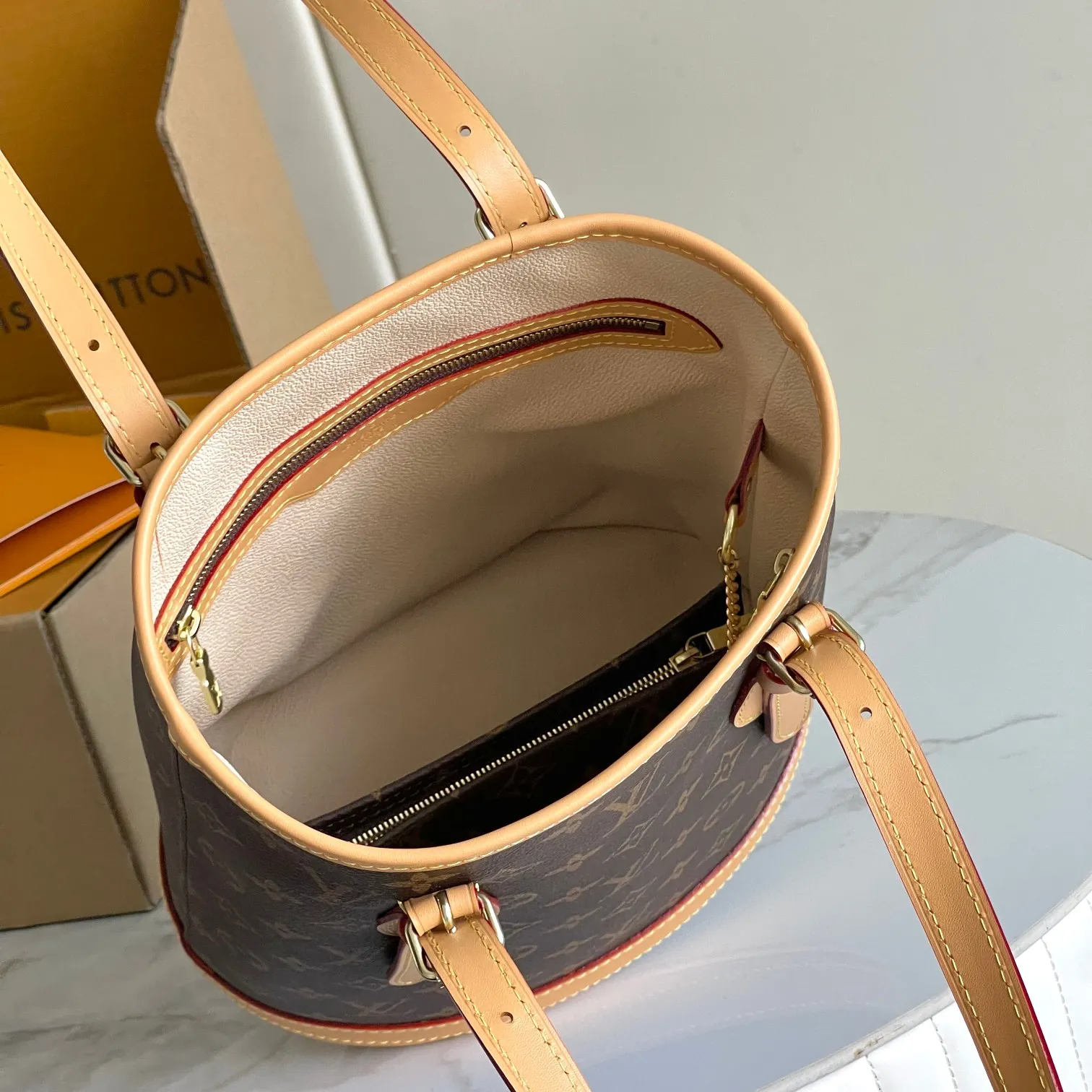 All Categories Official Website "Brand Women's Bags" Women's Bags 💙 LV LV 2026 New Handheld Shoulder Bag