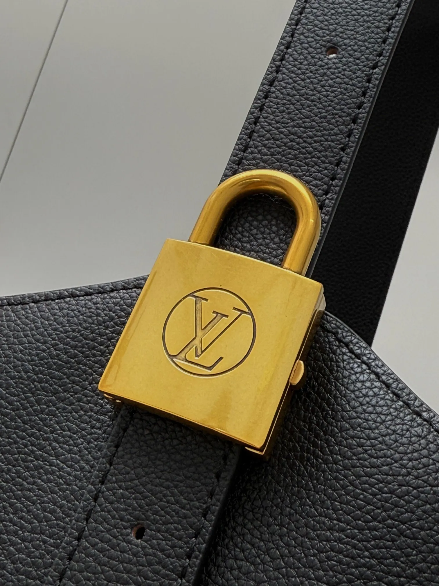 All Categories Official Website "Brand Women's Bags" Women's Bags 💙 LV 2025 New LV Crossbody Bag