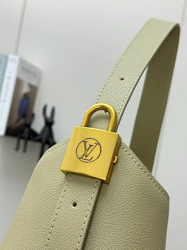 All Categories Official Website "Brand Women's Bags" Women's Bags 💙 LV 2025 New LV Crossbody Bag