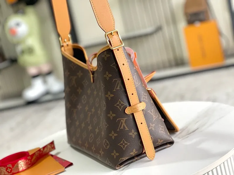 All Categories 💚 Authentic Grade Bags 💚 LV 2026 New LV Top Replica Crossbody Shoulder Bag