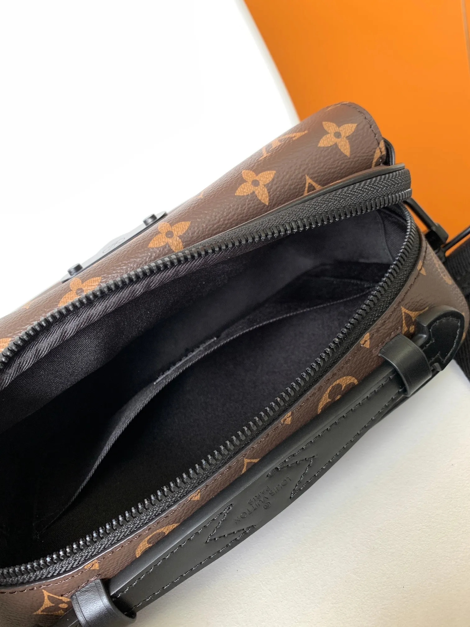 All Categories Official Website "Brand Women's Bags" Women's Bags 💙 LV 2026 New LV Crossbody Bag