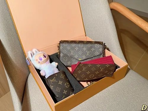 All Categories Official Website "Brand Women's Bags" Women's Bags 💙 LV 2025 new LV three-piece set ~ three-in-one ➕ coin purse ➕ labubu pendant