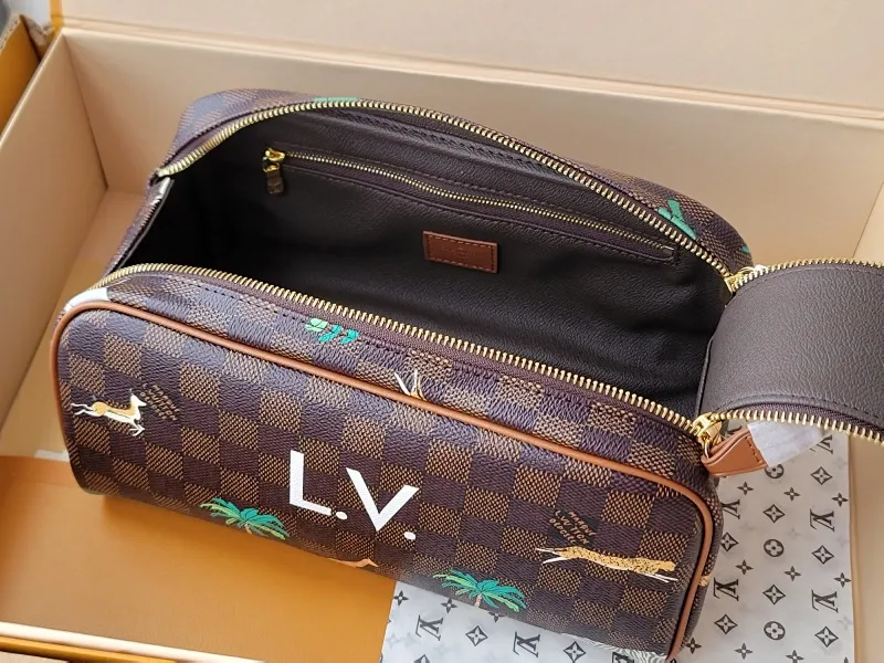 All Categories Official Website "Brand Women's Bags" Women's Bags 💙 LV 2025 New LV Cosmetic Bag