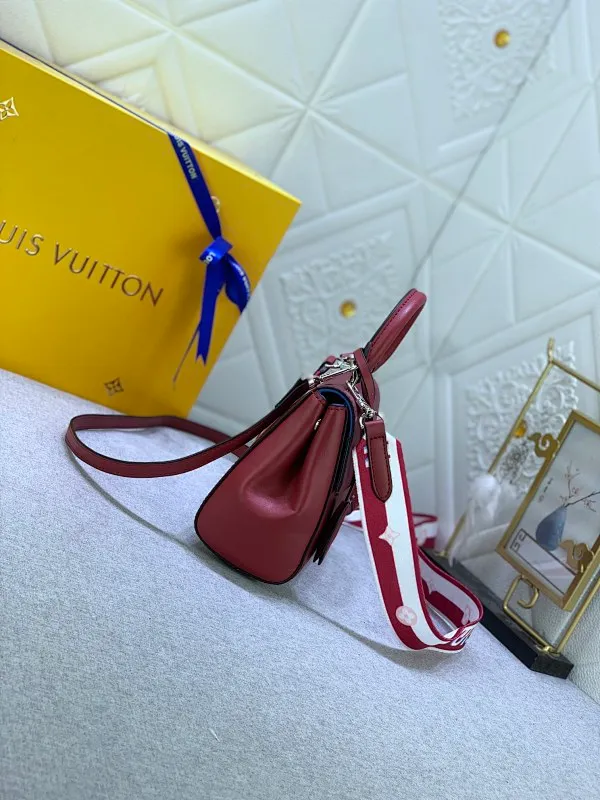 All Categories Official Website "Brand Women's Bags" Women's Bags 💙 LV 2023 New LV Crossbody Bag