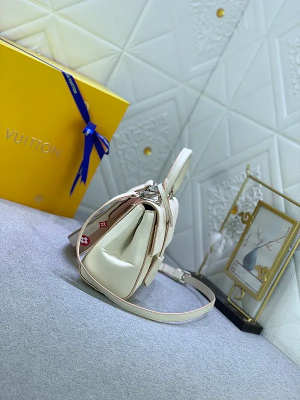 All Categories Official Website "Brand Women's Bags" Women's Bags 💙 LV 2023 New LV Crossbody Bag
