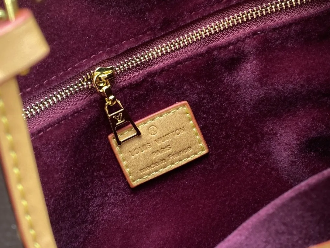 All Categories Official Website "Brand Women's Bags" Women's Bags 💙 LV 2024 New LV Underarm Bag