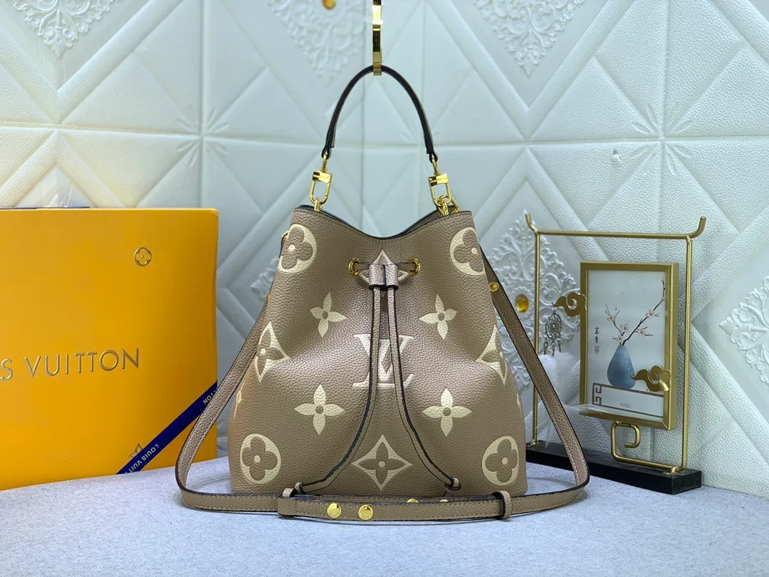 All Categories Official Website "Brand Women's Bags" Women's Bags 💙 LV 2024 New LV Crossbody Bag