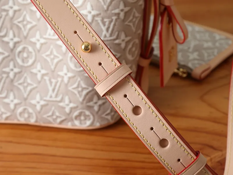 All Categories Official Website "Brand Women's Bags" Women's Bags 💙 LV LV 2026 New Crossbody Shoulder Bag