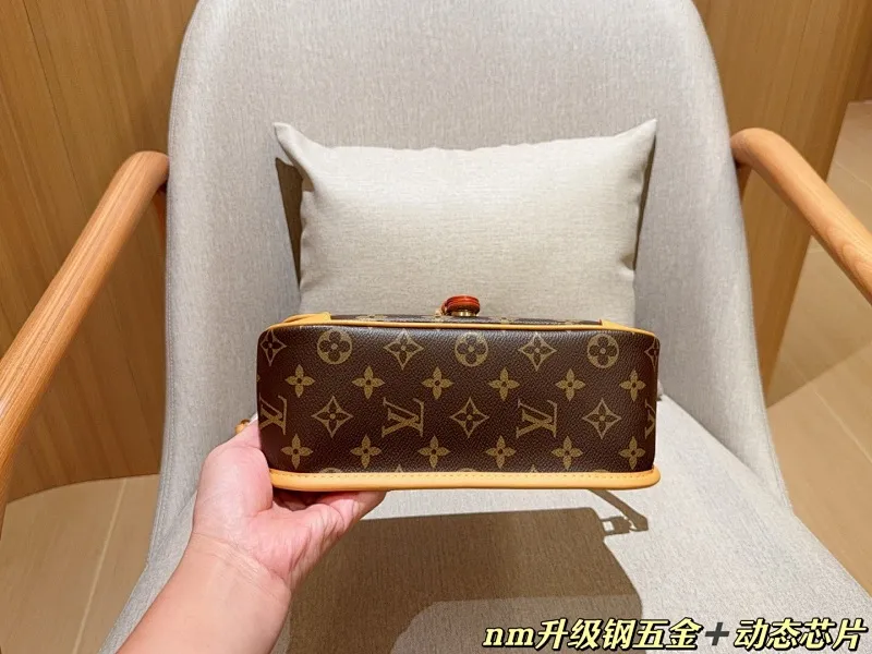 All Categories Official Website "Brand Women's Bags" Women's Bags 💙 LV 2025 New LV Crossbody Bag