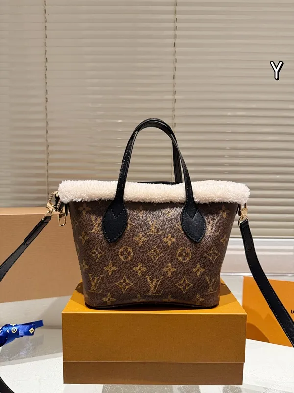 All Categories Official Website "Brand Women's Bags" Women's Bags 💙 LV 2025 New LV Crossbody Bag