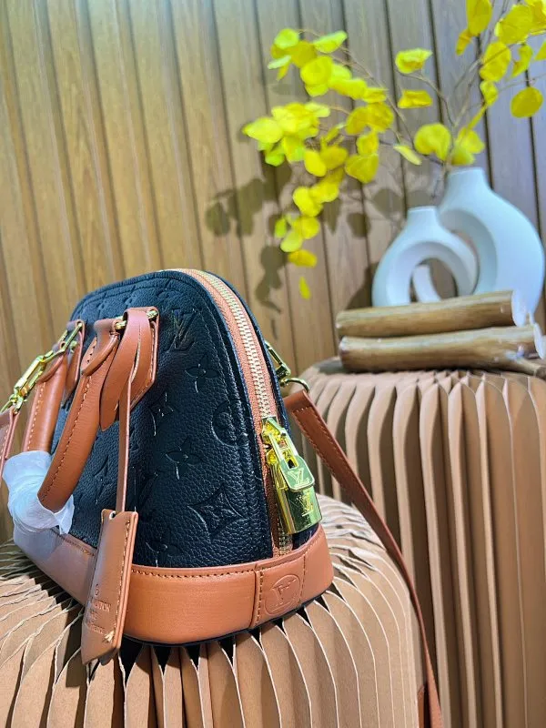 All categories Official website "Brand Women's Bags" Women's Bags 💙 LV 2023 latest version LV crossbody bag