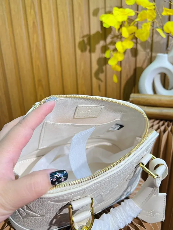 All categories Official website "Brand Women's Bags" Women's Bags 💙 LV 2023 latest version LV crossbody bag