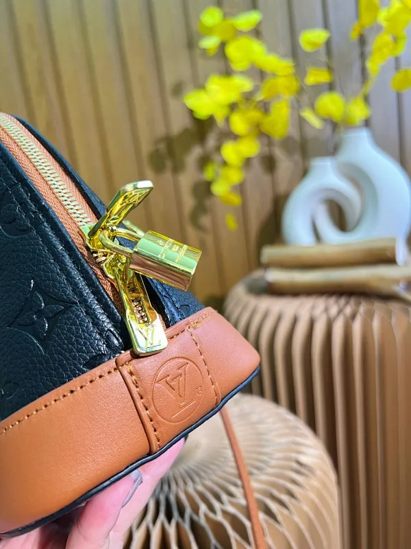 All categories Official website "Brand Women's Bags" Women's Bags 💙 LV 2023 latest version LV crossbody bag