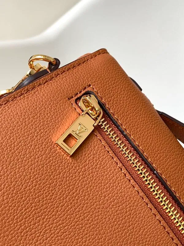 All Categories Official Website "Brand Women's Bags" Women's Bags 💙 LV 2026 New LV Crossbody Bag