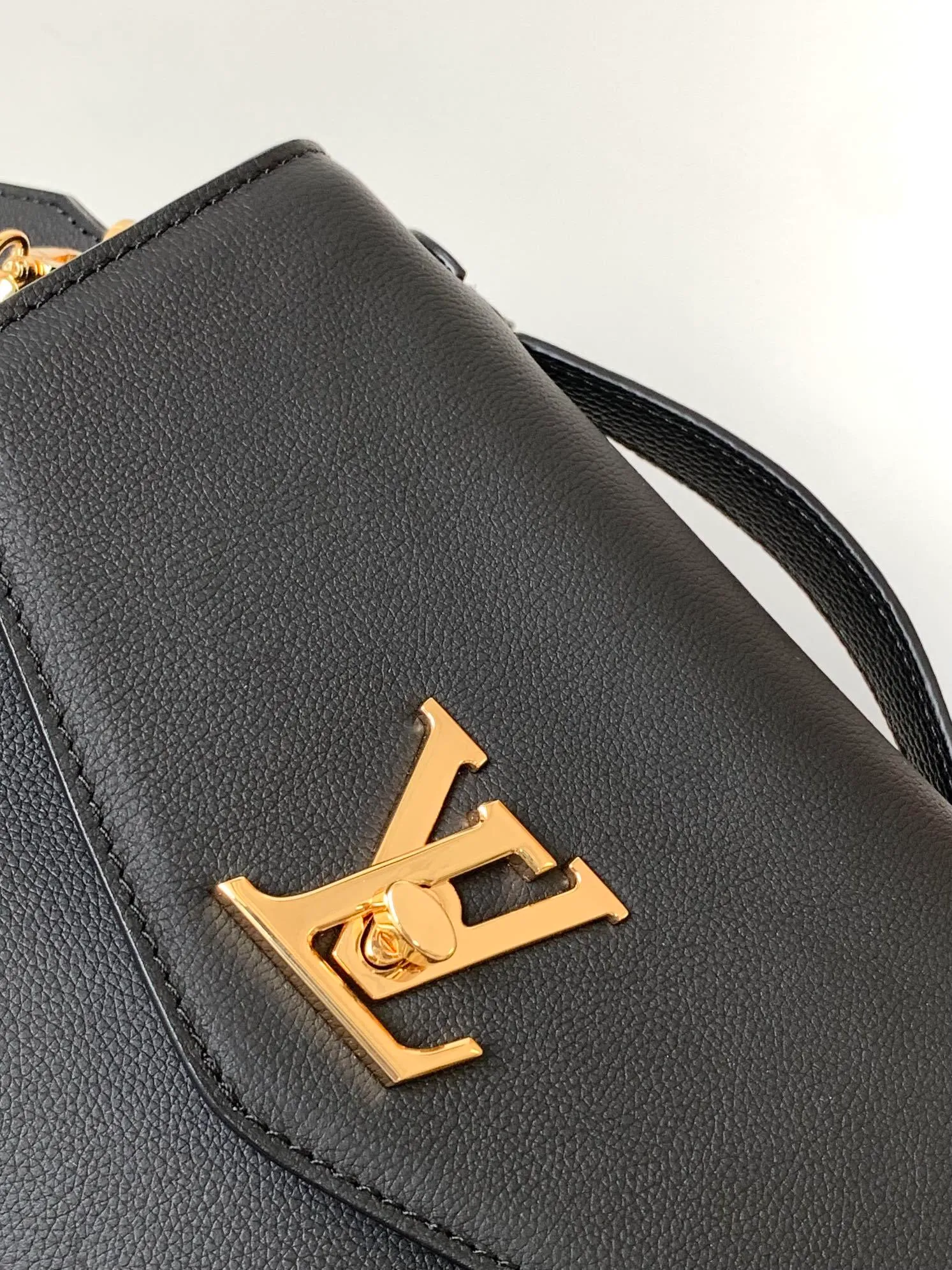All Categories Official Website "Brand Women's Bags" Women's Bags 💙 LV 2026 New LV Crossbody Bag
