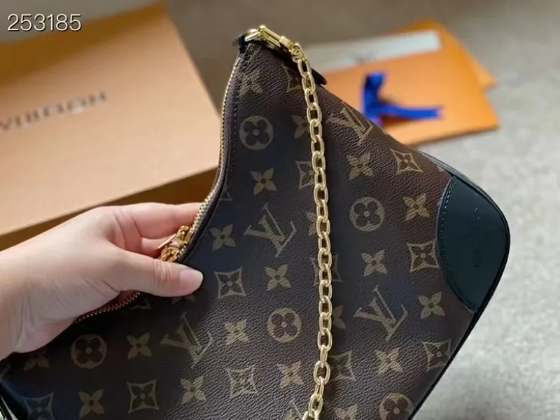 All categories Official website "Brand Women's Bags" Women's Bags 💙 LV fine imitation LV, high imitation LV bags, LV crossbody bags, 2023 official latest version LV croissant bag, LV bag factory, recommended bags, size: 29CM