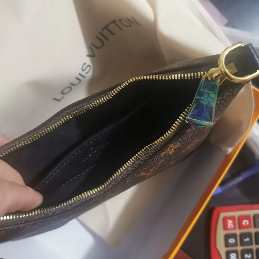 All categories Official website "Brand Women's Bags" Women's Bags 💙 LV fine imitation LV, high imitation LV bags, LV crossbody bags, 2023 official latest version LV croissant bag, LV bag factory, recommended bags, size: 29CM