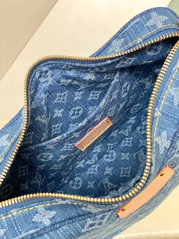 All Categories Official Website "Brand Women's Bags" Women's Bags 💙 LV 2026 New LV Crossbody Bag