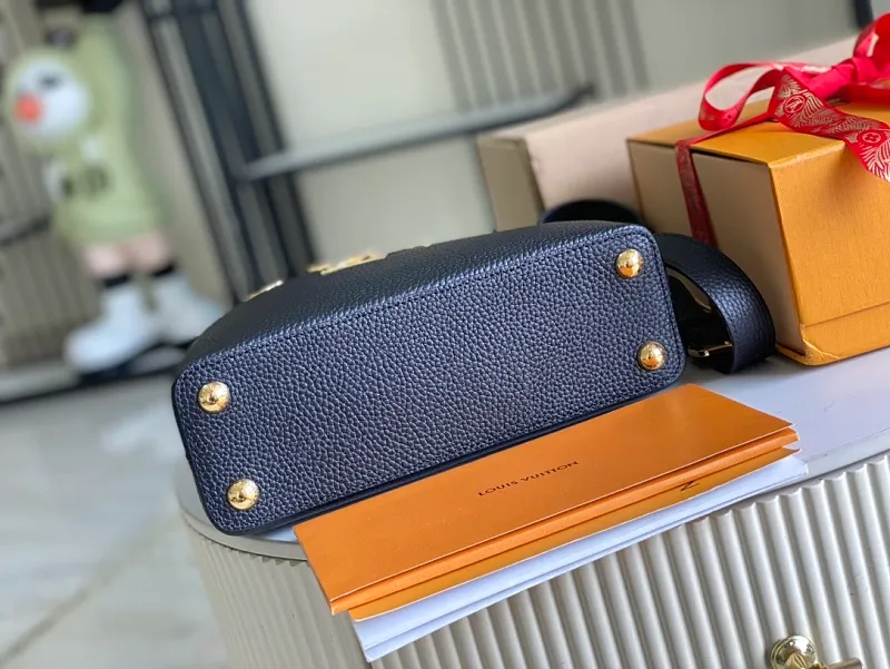 All Categories 💚 Authentic Grade Bags 💚 LV 2026 New LV Top Replica Crossbody Shoulder Bag