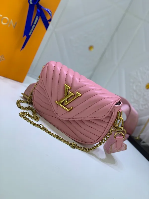 All Categories Official Website "Brand Women's Bags" Women's Bags 💙 LV Upgraded Original Multi Pochette New Wave handbags are made of smooth and soft quilted calf leather, dynamic design, adjustable shoulder straps, distressed gold metal accessories, bronze gold chain inscriptions and striped jacquard shoulder straps, etc. Provide multiple carrying methods, the coin-shaped round bag on the shoulder strap can be
