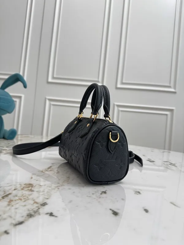All Categories Official Website "Brand Women's Bags" Women's Bags 💙 LV 2026 New LV Crossbody Bag