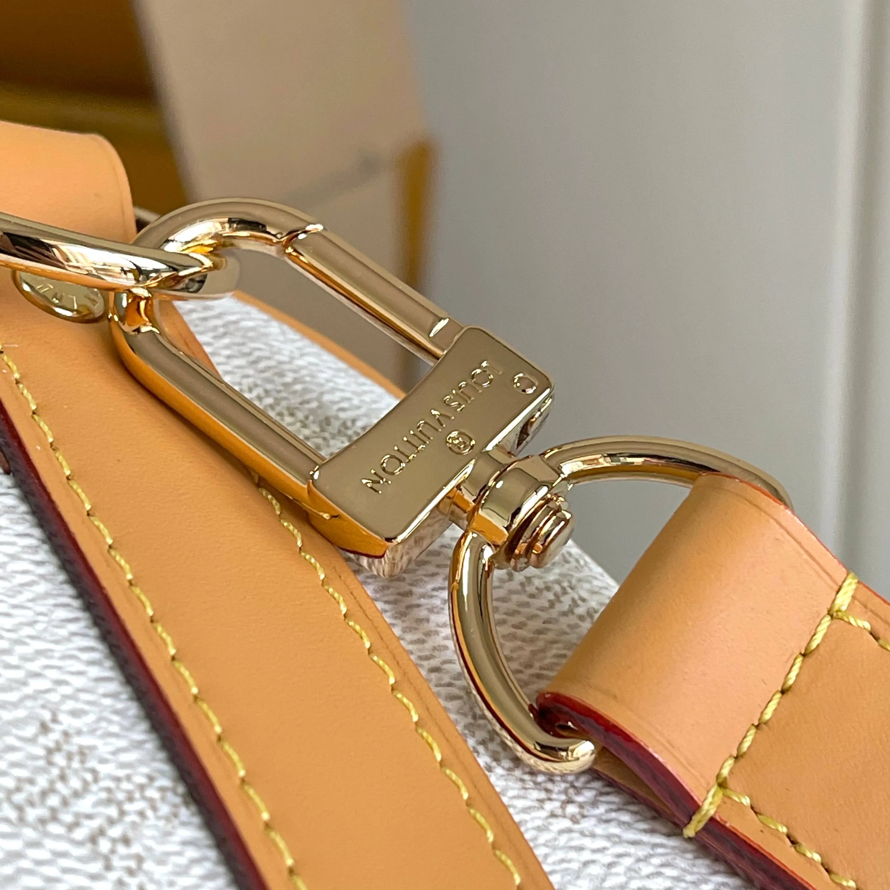 All Categories Official Website "Brand Women's Bags" Women's Bags 💙 LV LV 2026 New Crossbody Shoulder Bag