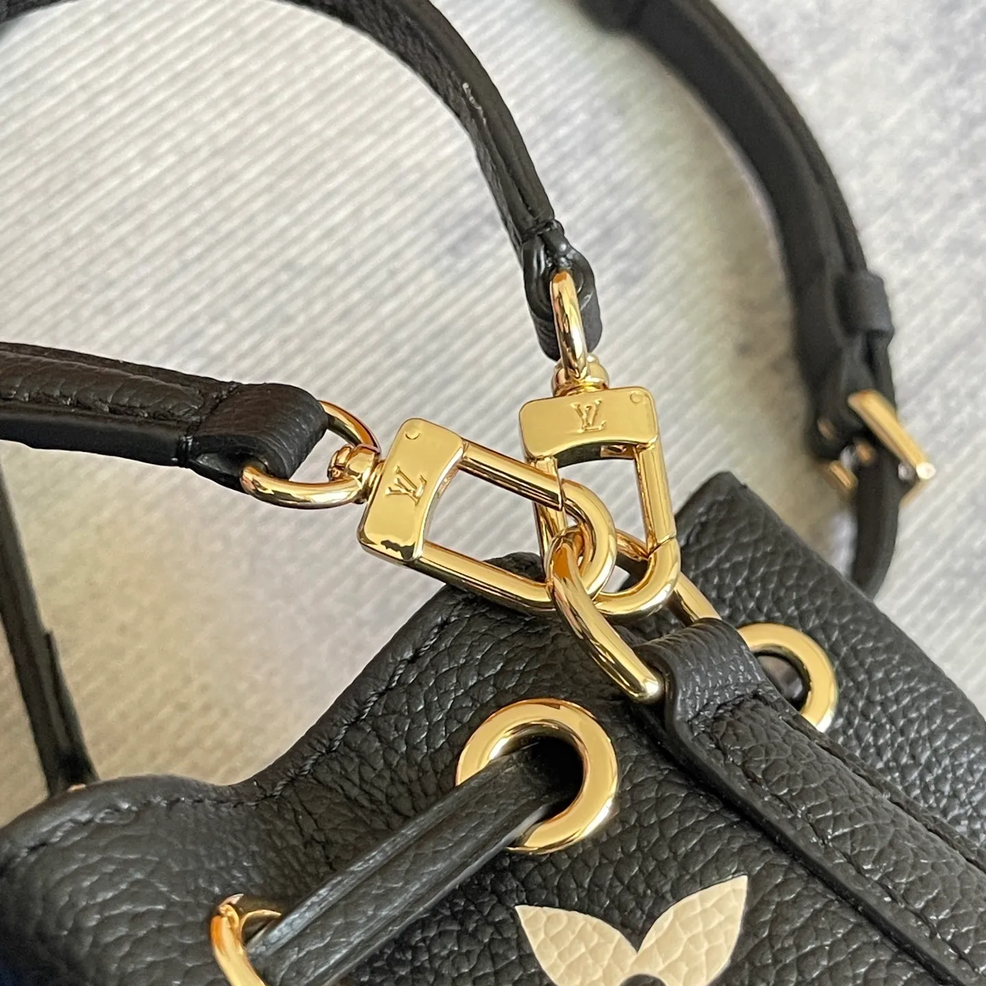 All Categories Official Website "Brand Women's Bags" Women's Bags 💙 LV 2026 New LV Crossbody Bag
