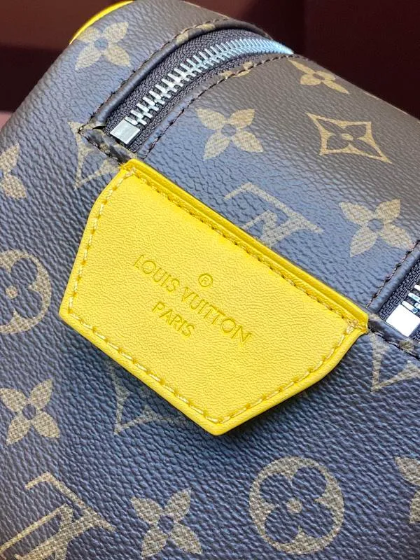 All categories Official website "Brand Women's Bags" Women's Bags 💙 LV 2025 new LV toiletry bag