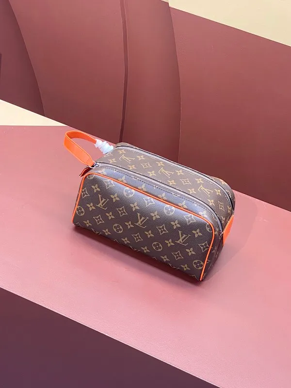 All categories Official website "Brand Women's Bags" Women's Bags 💙 LV 2025 new LV toiletry bag
