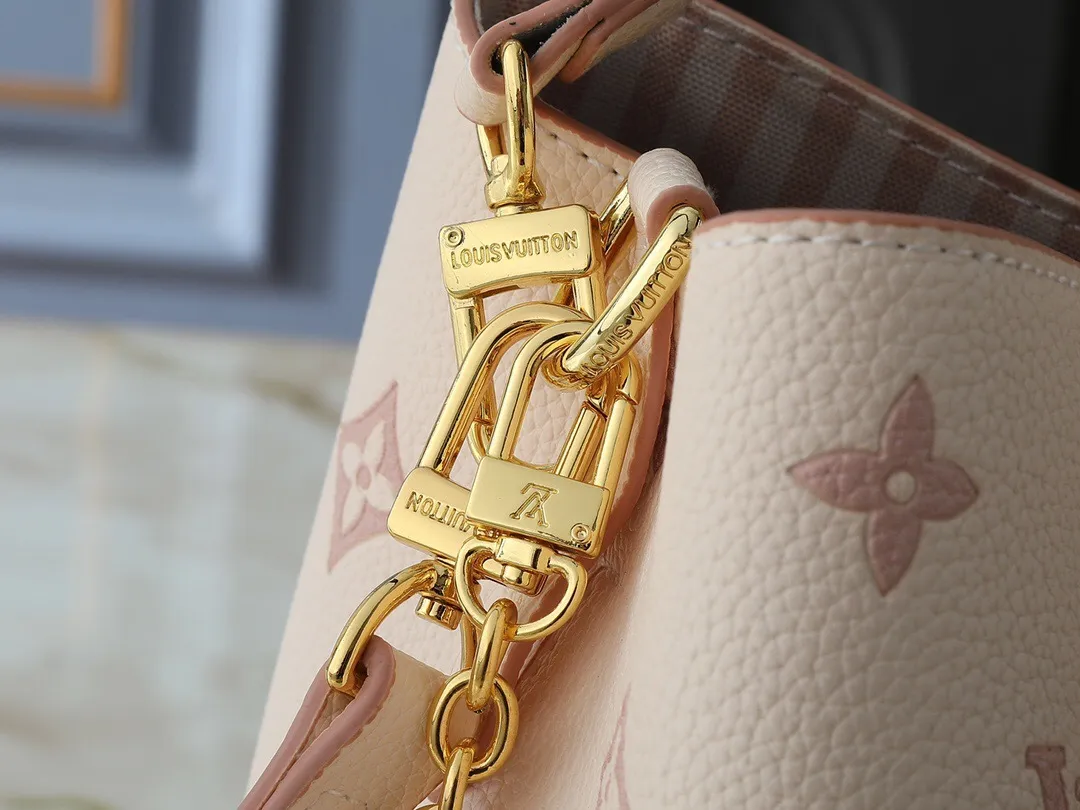All Categories Official Website "Brand Women's Bags" Women's Bags 💙 LV 2025 New LV Crossbody Bag