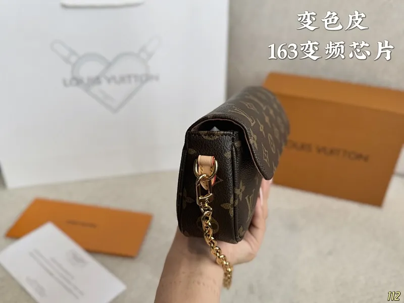 All categories Official website "Brand Women's Bags" Women's Bags 💙 LV 2025 new LV armpit bag