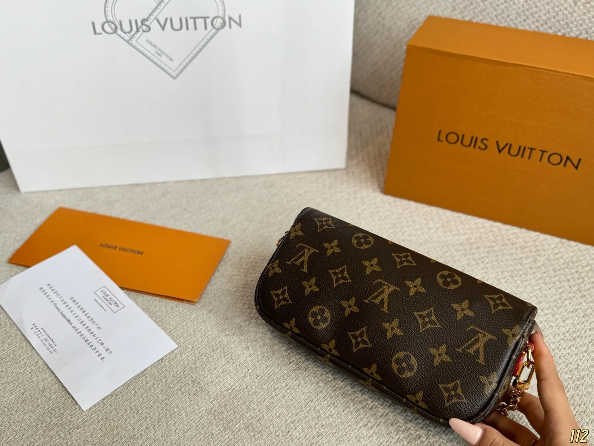All categories Official website "Brand Women's Bags" Women's Bags 💙 LV 2025 new LV armpit bag