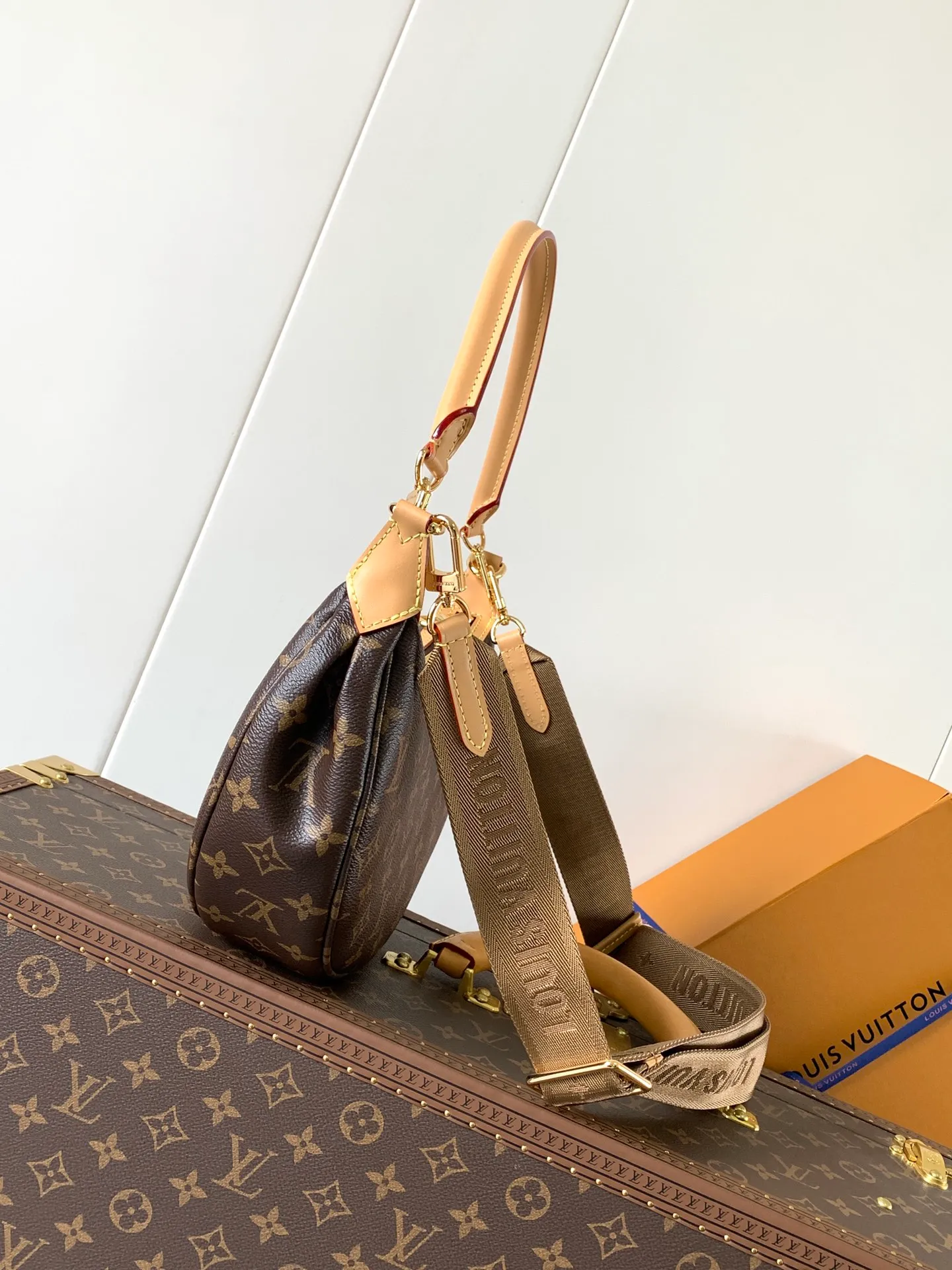 All Categories Official Website "Brand Women's Bags" Women's Bags 💙 LV 2026 New LV Armpit Crossbody Bag