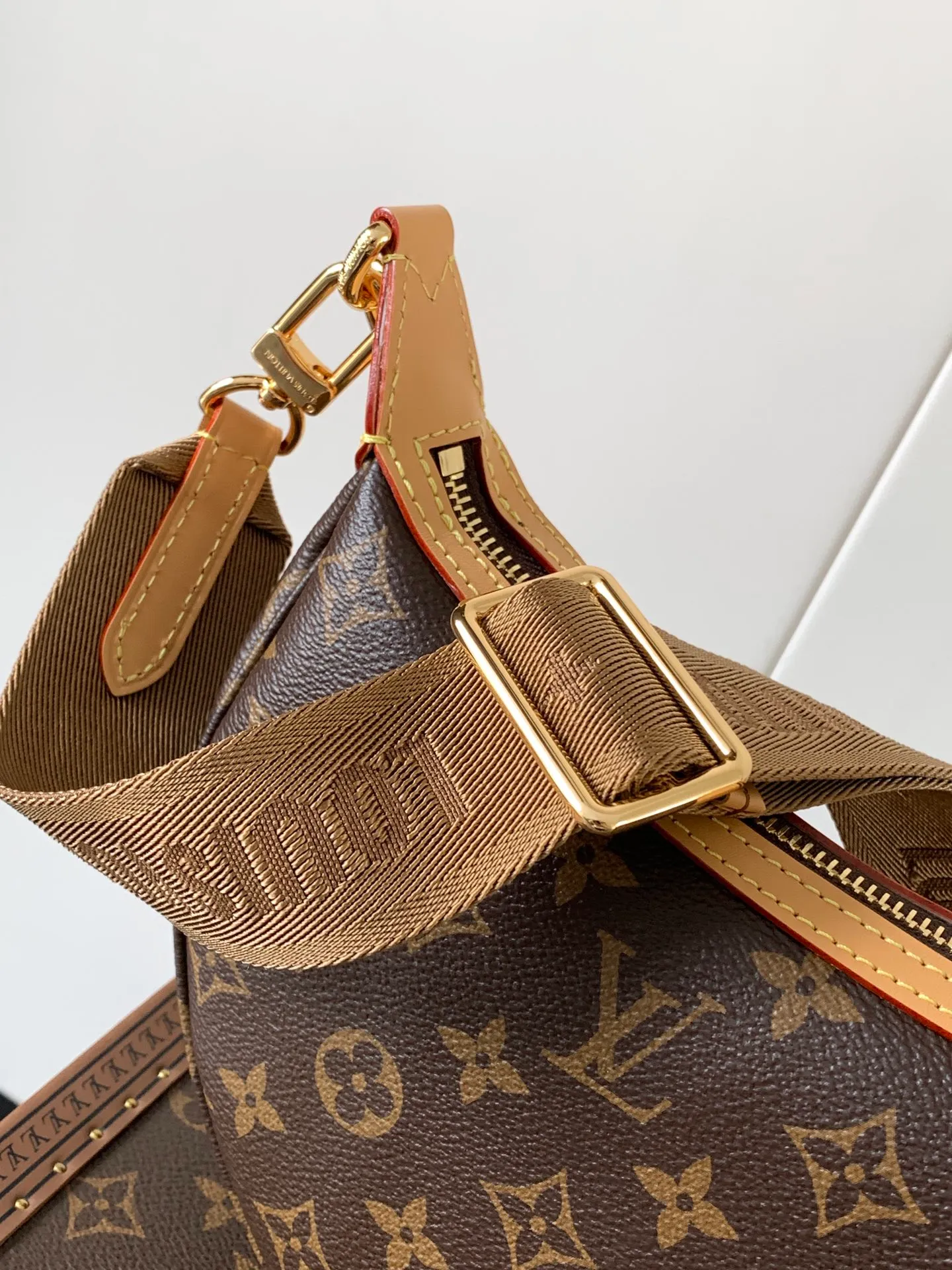All Categories Official Website "Brand Women's Bags" Women's Bags 💙 LV 2026 New LV Armpit Crossbody Bag