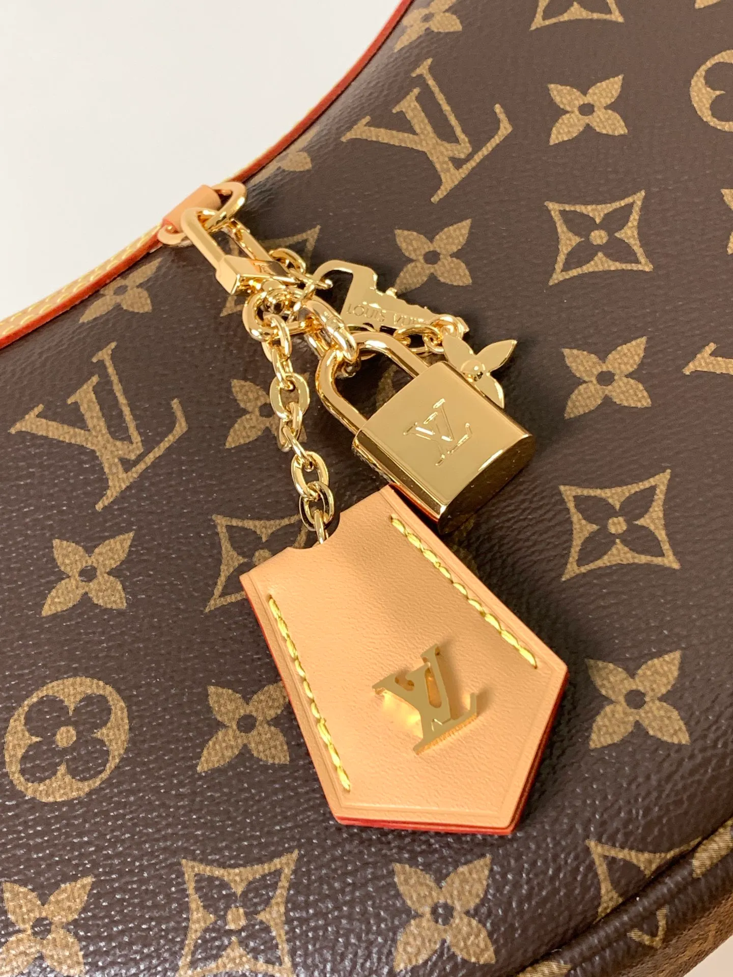 All Categories Official Website "Brand Women's Bags" Women's Bags 💙 LV 2026 New LV Armpit Crossbody Bag