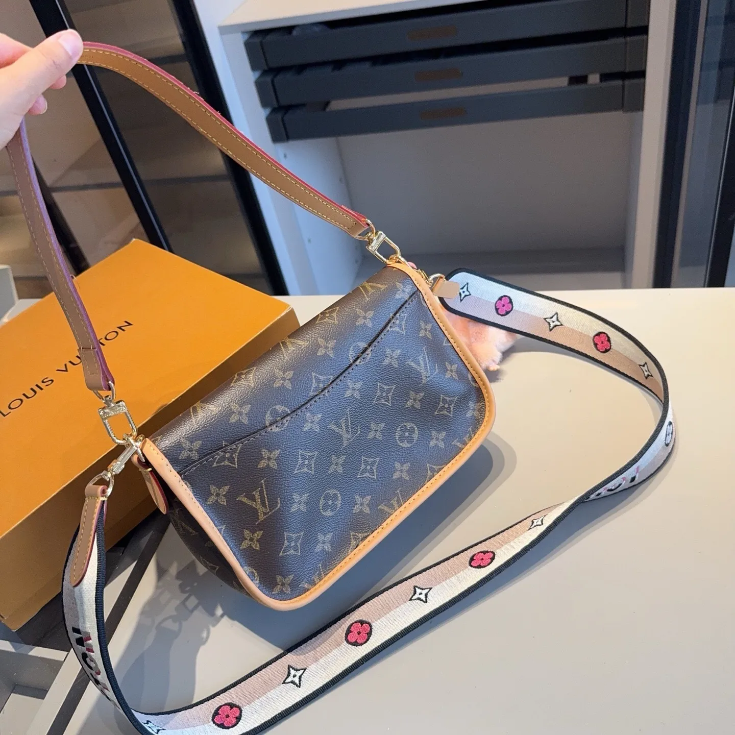 All Categories Official Website "Brand Women's Bags" Women's Bags 💙 LV 2025 New LV Crossbody Bag