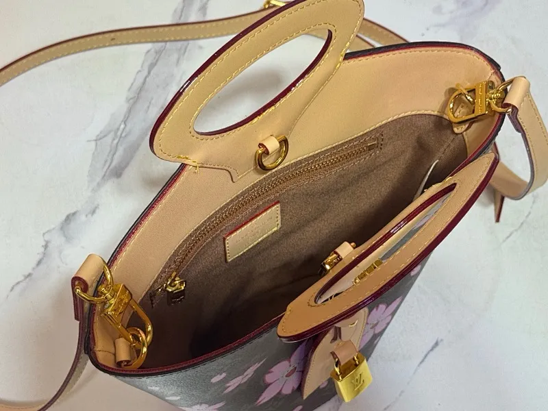 All Categories Official Website "Brand Women's Bags" Women's Bags 💙 LV 2025 New LV Crossbody Bag