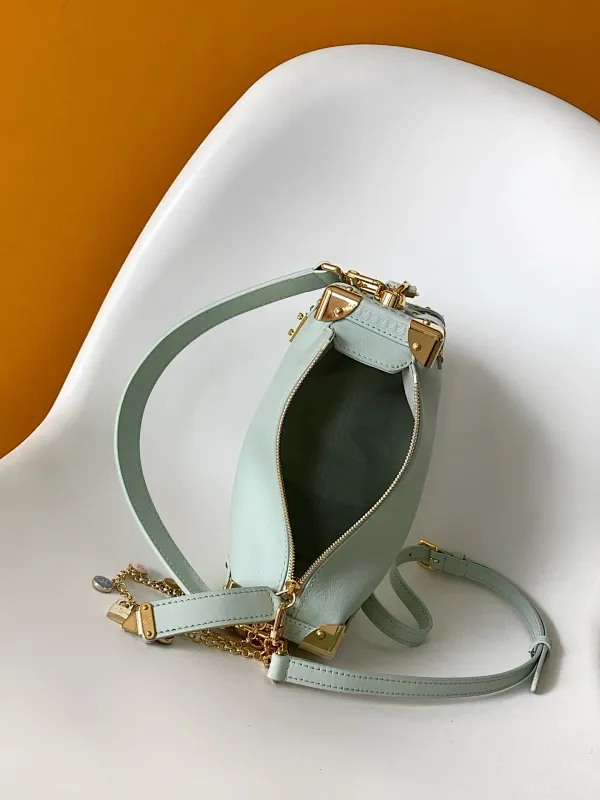 All Categories Official Website "Brand Women's Bags" Women's Bags 💙 LV 2026 New LV Crossbody Bag