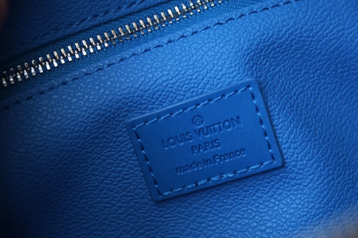 All Categories Official Website "Brand Women's Bags" Women's Bags 💙 LV 2024 New LV Cosmetic Bag