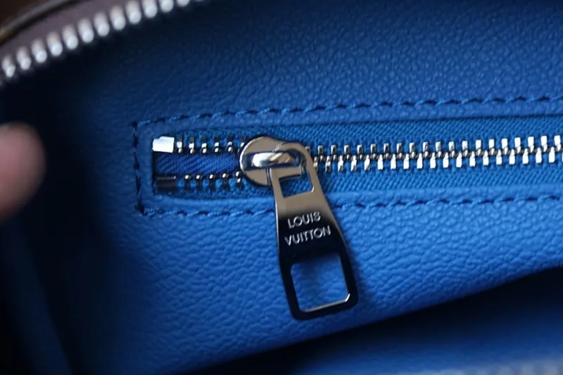 All Categories Official Website "Brand Women's Bags" Women's Bags 💙 LV 2024 New LV Cosmetic Bag