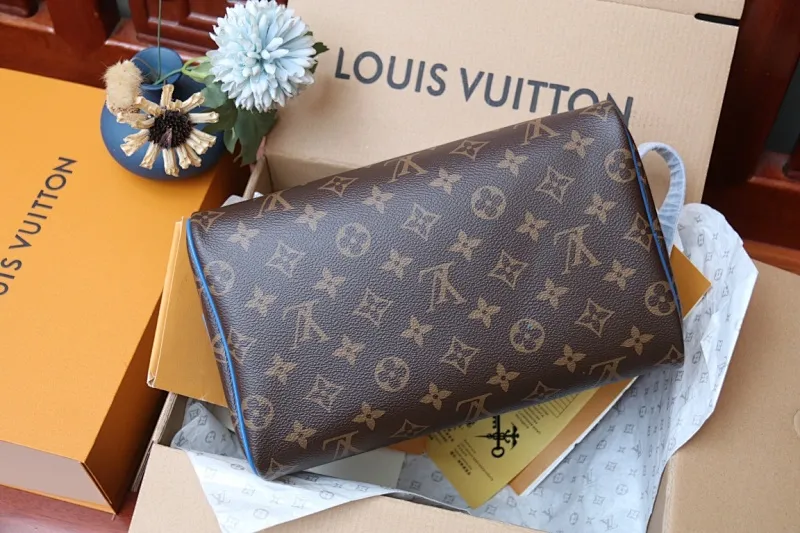All Categories Official Website "Brand Women's Bags" Women's Bags 💙 LV 2024 New LV Cosmetic Bag