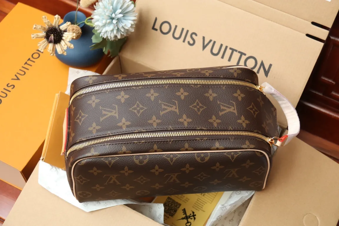 All Categories Official Website "Brand Women's Bags" Women's Bags 💙 LV 2024 New LV Cosmetic Bag