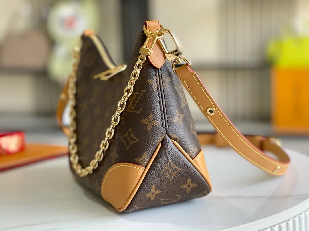 All Categories 💚 Authentic Grade Bags 💚 LV 2026 New LV Top Replica Crossbody Shoulder Bag