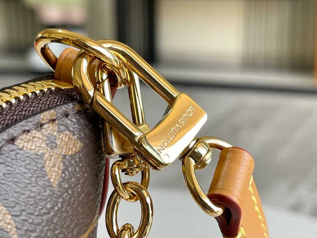 All Categories 💚 Authentic Grade Bags 💚 LV 2026 New LV Top Replica Crossbody Shoulder Bag